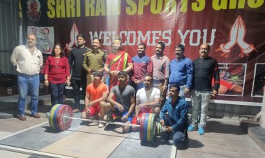 कालीचरण महाराज ने श्रीराम जिम में खिलाड़ियों को दिया आशीर्वाद