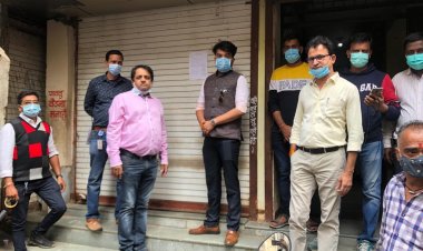 वैक्सीन न लगवाने पर सराफा में कई दुकानें सील