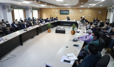 बूस्टर डोज न लगवाने वाले सरकारी कर्मचारियों को नहीं मिलेगा वेतन