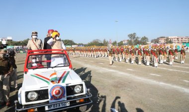 इंदौर में मुख्यमंत्री शिवराज सिंह ने किया झंडावंदन