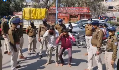 कॉलेज छात्राओं को अश्लील इशारे करने वाले गिरफ्तार