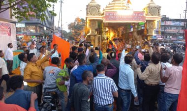 इंदौर पहुँची रामराज्य रथयात्रा