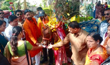 विश्व हिंदू परिषद का राजबाड़े पर गोपूजन