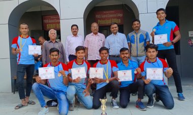 गुजराती कॉमर्स कॉलेज की टीम रनरअप, 2 खिलाड़ी यूनिवर्सिटी टीम में चयनित