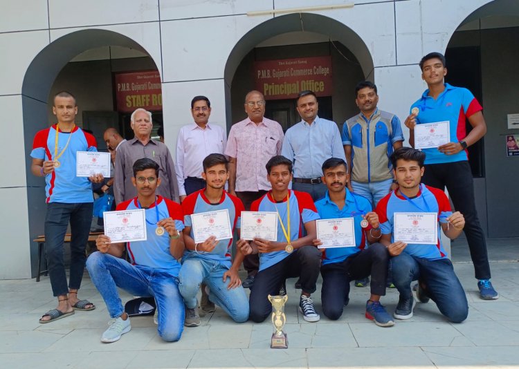 गुजराती कॉमर्स कॉलेज की टीम रनरअप, 2 खिलाड़ी यूनिवर्सिटी टीम में चयनित