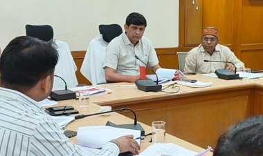 अवैध कालोनियो को वैध करने की कार्यवाही समय सीमा मे  करे पूर्ण : महापौर