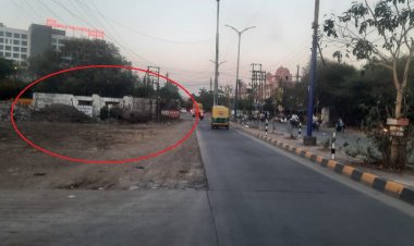 नगर निगम और इंदौर विकास प्राधिकरण के बीच झूल रही अधूरी सड़क