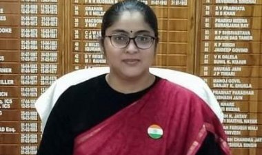 हर्षिका सिह इंदौर नगर निगम कमिश्नर, प्रतिभा पाल रीवा कलेक्टर