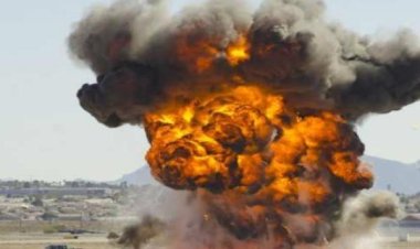 "पिले ओढ़ने क्या ओढ़ना रे ,धुप पड़े उड़ जाए ,ग....द्दार  की क्या दोस्ती रे भीड़ पड़े भग जाए"