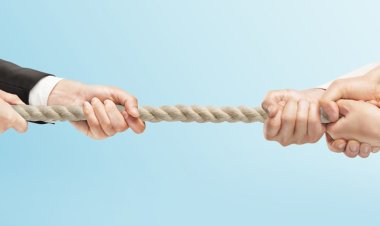 इंदौर में भाजपा का अंतर्कलह शहर के विकास पर भारी: सवालों के घेरे में महापौर