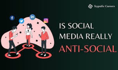 सोशल मीडिया: अपनी पहचान खोता एक छलावा