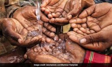 पानी से घिरा, फिर भी पानी को तरसता शहर – कब जागेंगे जिम्मेदार?