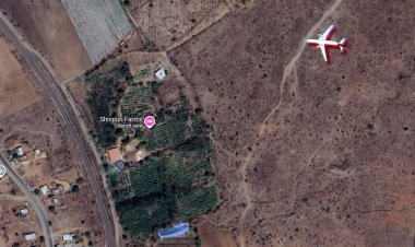खेत के बीच ‘खड़ा’ मिला हवाई जहाज! Google Maps की इस तस्वीर ने पूरे गांव में फैलाई सनसनी, सच जानकर आप भी चौंक जाएंगे