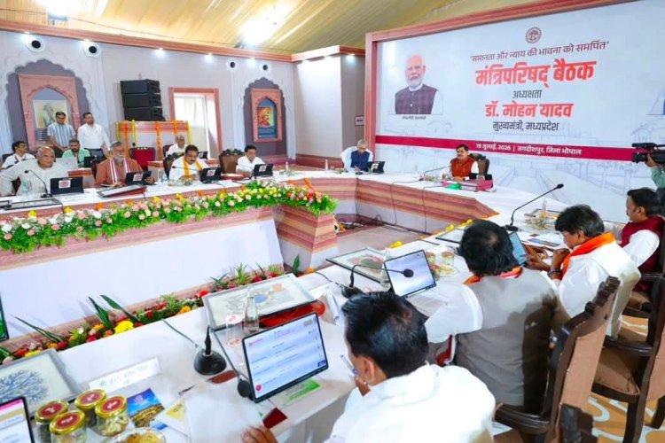 UCC पर कैबिनेट की मुहर... अब सबसे बड़ी बहस राजनीति में नहीं, परिवारों में होगी