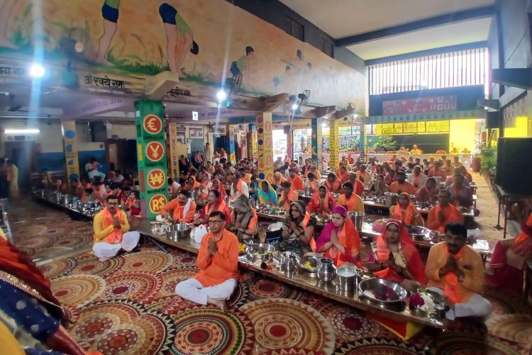 151 जोड़ों का शिव अभिषेक, 1000 लोगों ने किया सवा लाख ‘ॐ नमः शिवाय’ का जाप…
